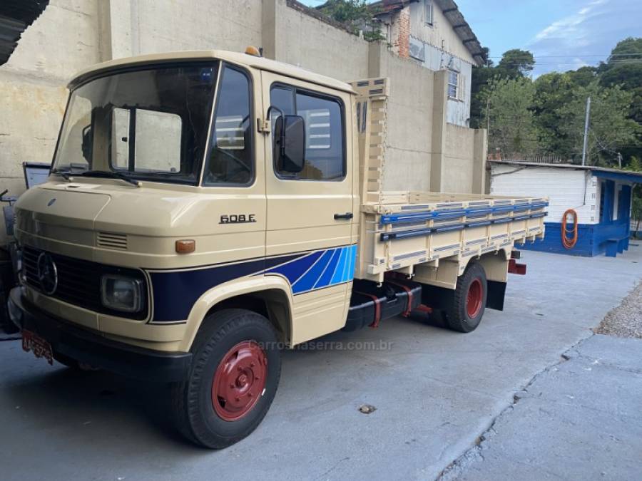 MERCEDES-BENZ - 608 - 1986/1987 - Bege - Sob Consulta