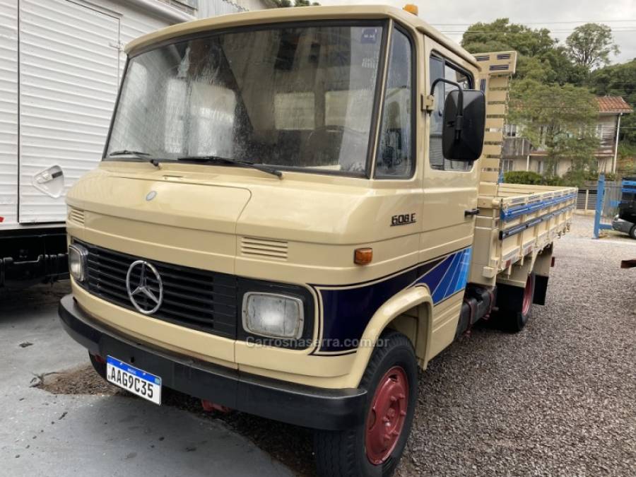 MERCEDES-BENZ - 608 - 1986/1987 - Bege - Sob Consulta