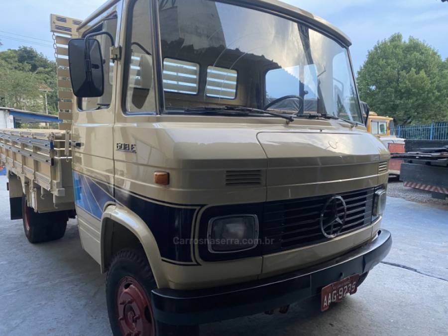 MERCEDES-BENZ - 608 - 1986/1987 - Bege - Sob Consulta